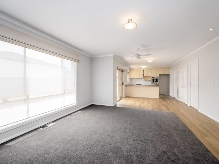 Unit 1/17 Dampier Ave, Shepparton VIC 3630, Australia