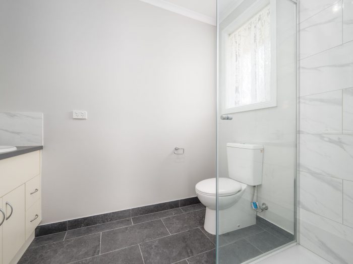 Unit 1/17 Dampier Ave, Shepparton VIC 3630, Australia