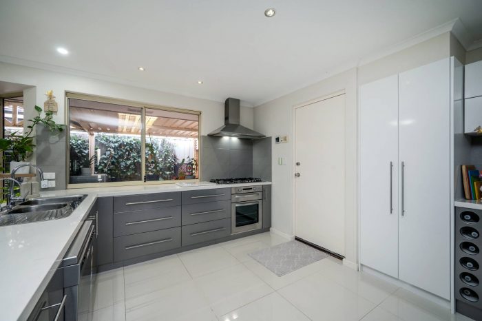 15 Mutiny Terrace, Quinns Rocks WA 6030, Australia