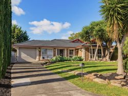 83 Emmerson Dr, Morphett Vale SA 5162, Australia
