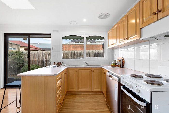 Unit 6/63 Everard St, Footscray VIC 3011, Australia