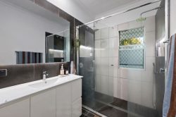 39 Hunter St, West Mackay QLD 4740, Australia