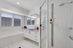 15 Eros Ct, Ooralea QLD 4740, Australia