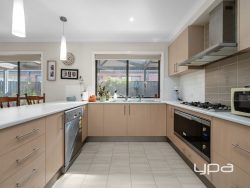 9 Gautam Grove, Melton West VIC 3337, Australia