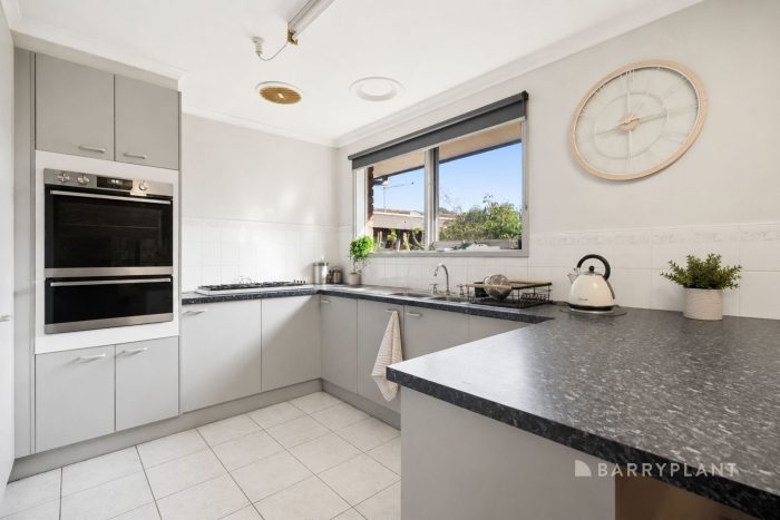 15 Greenlaw Cres, Berwick VIC 3806, Australia