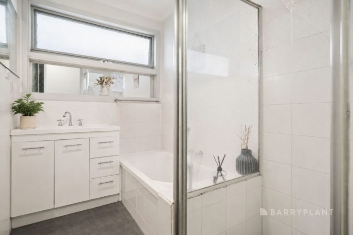 15 Greenlaw Cres, Berwick VIC 3806, Australia