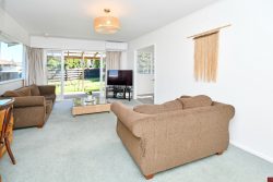 5 Grimshaw Place, Henderson, Waitakere City, Auckland, 0612, New Zealand