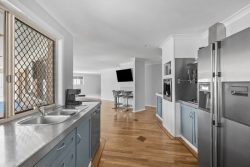 76 Hickey Way, Carrara QLD 4211, Australia