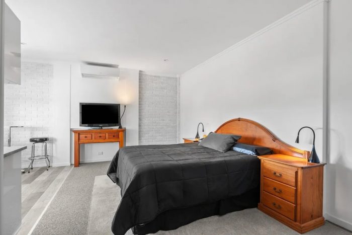 76 Hickey Way, Carrara QLD 4211, Australia