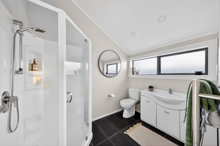 5 Holiday Road, Milford, North Shore City, Auckland, 0620, New Zealand