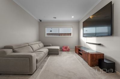 34 Hollyhoke Dr, Maddingley VIC 3340, Australia