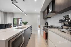 34 Hollyhoke Dr, Maddingley VIC 3340, Australia