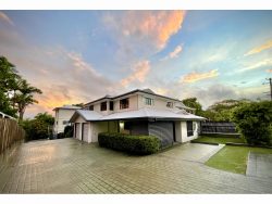 1,2,3/217 Archer Street, The Range QLD 4700, Australia