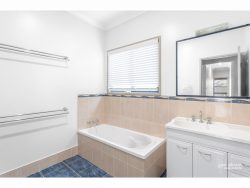 1,2,3/217 Archer Street, The Range QLD 4700, Australia