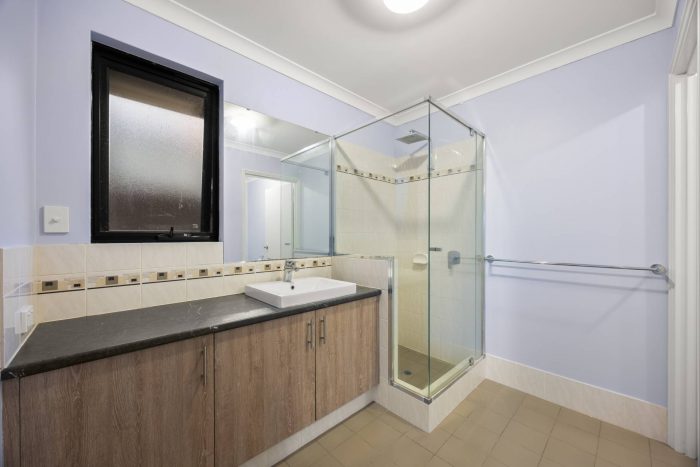 384 Banrock Dr, Ellenbrook WA 6069, Australia