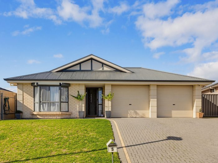 5 Queenscliff Dr, Seaford Rise SA 5169, Australia