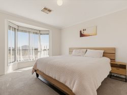 5 Queenscliff Dr, Seaford Rise SA 5169, Australia