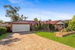 34 Hempstalk Cres, Kariong NSW 2250, Australia