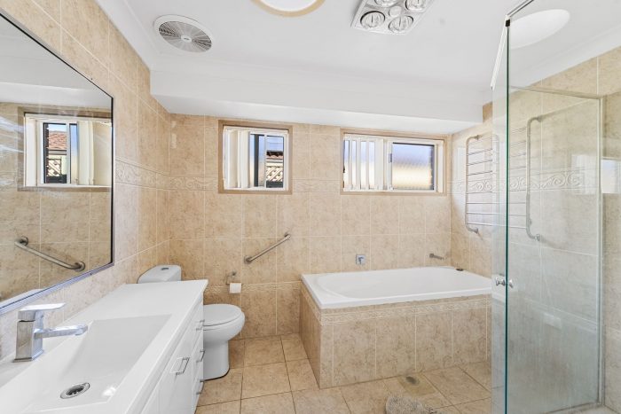 34 Hempstalk Cres, Kariong NSW 2250, Australia
