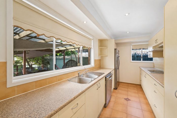 34 Hempstalk Cres, Kariong NSW 2250, Australia