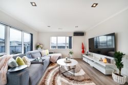 1 Saint Lucia Place, Grenada Village, Wellington, 6037, New Zealand
