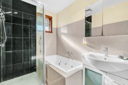 15 Sarona St, Dandenong VIC 3175, Australia