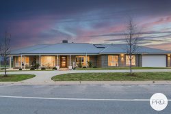 55 Southgate Dr, Leneva VIC 3691, Australia