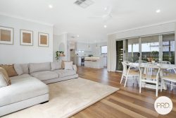 55 Southgate Dr, Leneva VIC 3691, Australia
