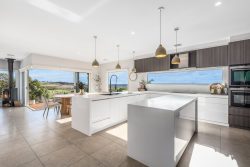 29 Swanbourne Ave, Highton VIC 3216, Australia
