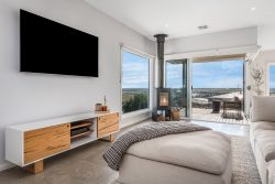 29 Swanbourne Ave, Highton VIC 3216, Australia