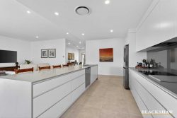 5 Victor Cct, Batehaven NSW 2536, Australia