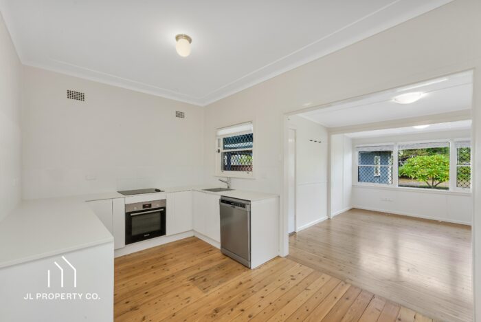 42 Alpha Rd Woy Woy NSW 2256 Australia