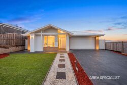 4 Sassafras St Warragul VIC 3820 Australia