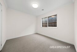 4 Sassafras St Warragul VIC 3820 Australia