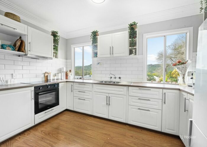 42 Barbour St Esk QLD 4312 Australia