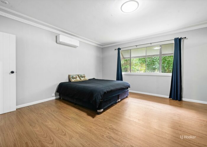 42 Barbour St Esk QLD 4312 Australia