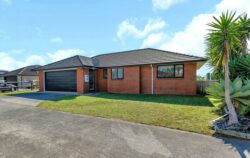 33 Ocean View Rise Ruakaka Whangarei Northland 0116 New Zealand