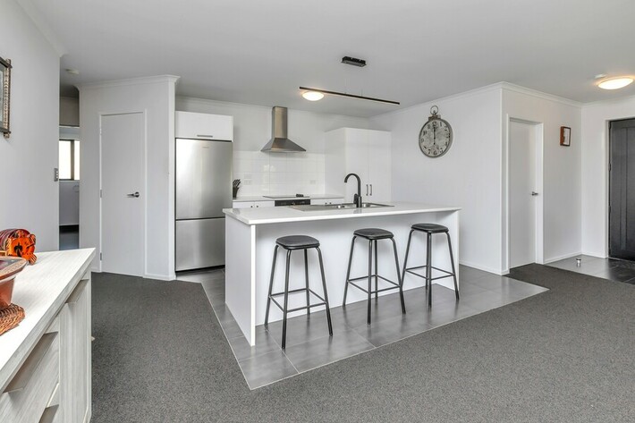 33 Ocean View Rise Ruakaka Whangarei Northland 0116 New Zealand