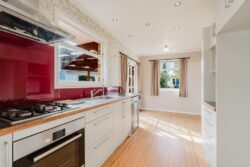 5 Keitha Place Glenview Hamilton Waikato 3206 New Zealand