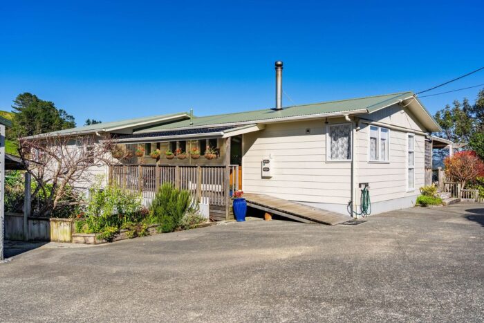 10 Oxford Street Whakapirau Kaipara Northland 0583 New Zealand