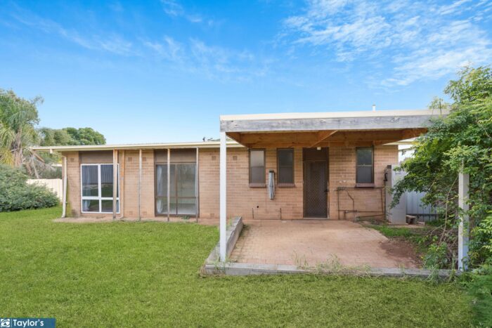 27 Cynthia St Para Hills SA 5096 Australia