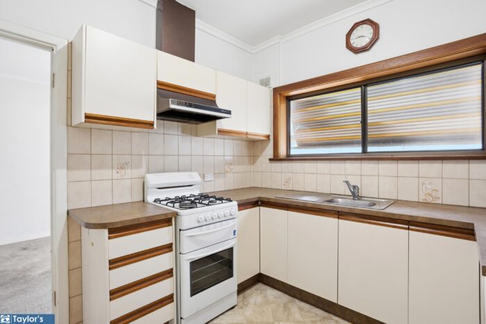 27 Cynthia St Para Hills SA 5096 Australia