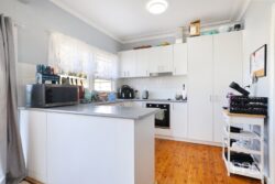 1 Donald St, West Tamworth NSW 2340, Australia