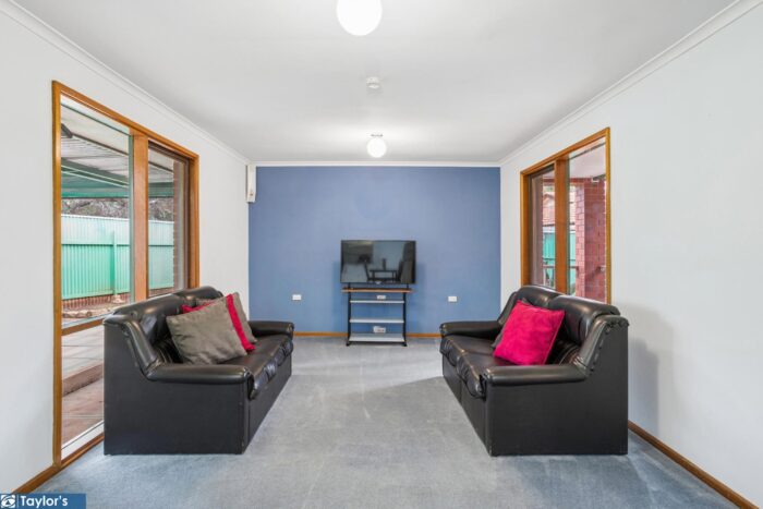 8 Ellen Ct Salisbury East SA 5109 Australia