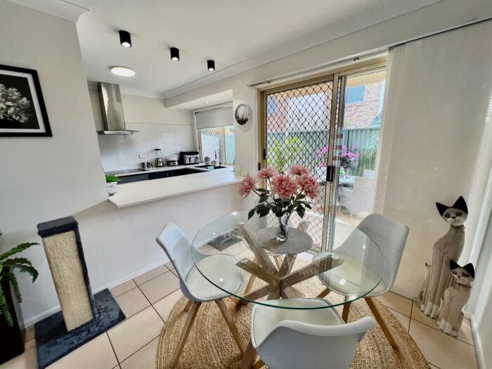 Unit 1/21 Crystal Reef Dr Coombabah QLD 4216 Australia