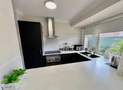 Unit 1/21 Crystal Reef Dr Coombabah QLD 4216 Australia