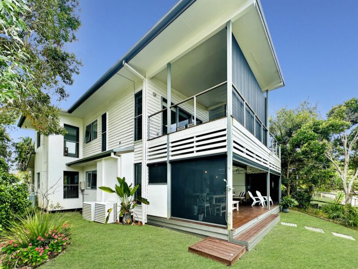 12 Kookaburra Ct South Stradbroke QLD 4216 Australia