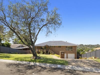 89 Glen Ayr Dr Banora Point NSW 2486 Australia