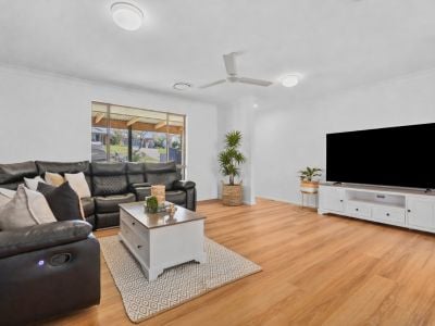 89 Glen Ayr Dr Banora Point NSW 2486 Australia