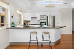 Unit 2/28 Kaleula Cres, Kiama NSW 2533, Australia